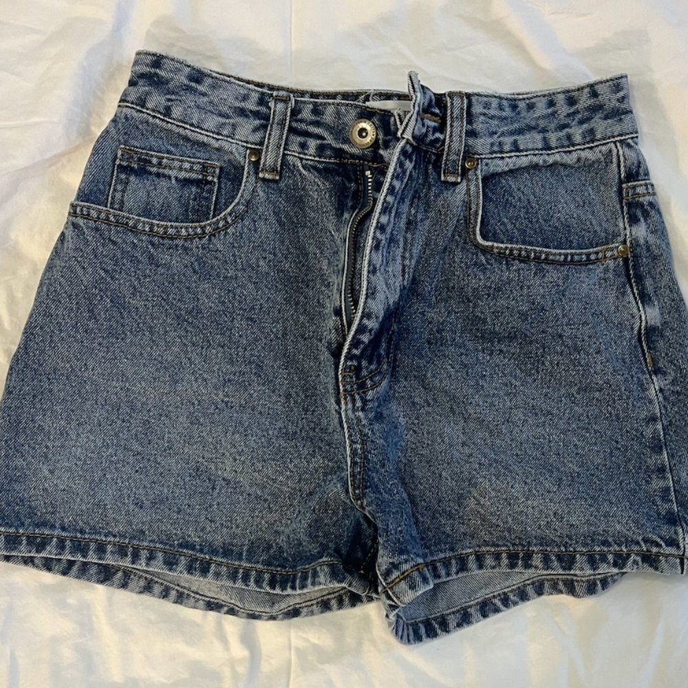 VINTAGE High Rise Mom Shorts